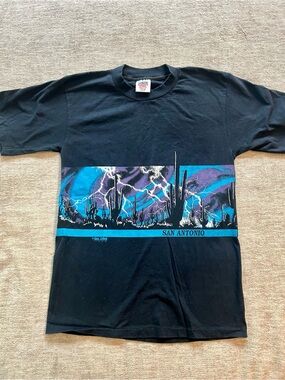 Vintage 1990 San Antonio graphic tee